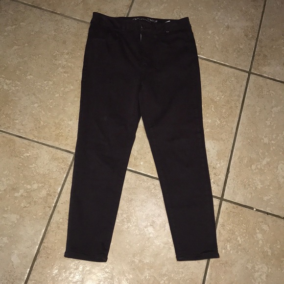 American Eagle Outfitters Denim - American Eagle Hi Rise Jegging Crop Size 6